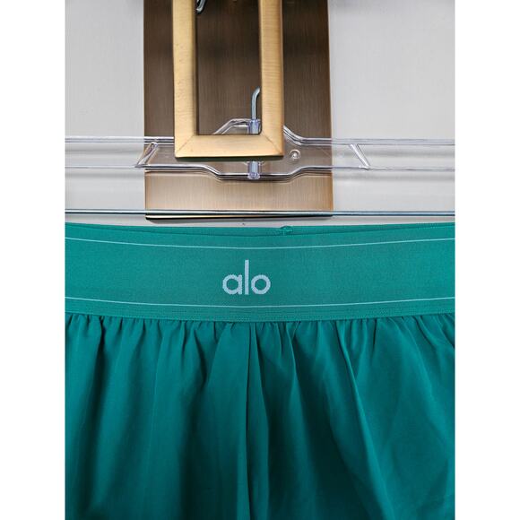 Alo Yoga Spruce Green Match Point Short Athletic Shorts Size Large - Picture 7 of 14